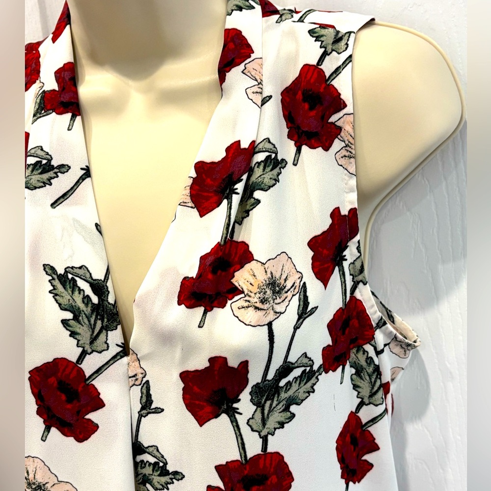 VINCE CAMUTO FLORAL BLOUSE